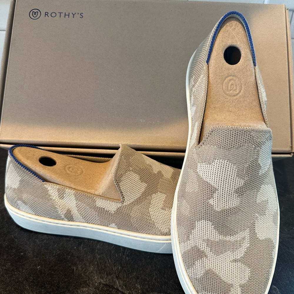 Rothy’s Sand Camo Sneakers 8.5 8 1/2 excellent condition with original box